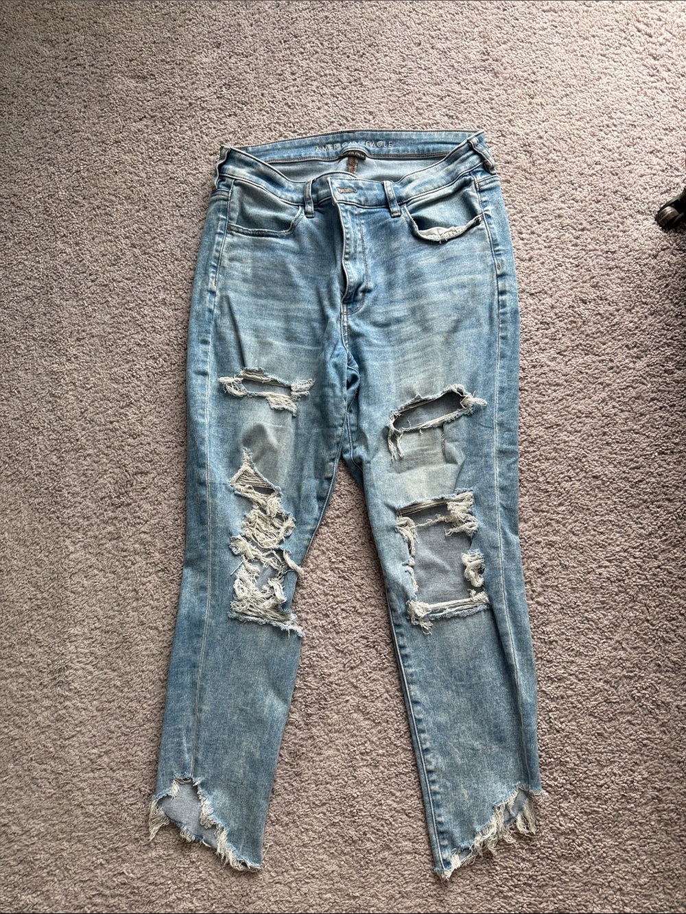 AE Distressed Light Blue Women's Jeans - Cropped Ripped Denim